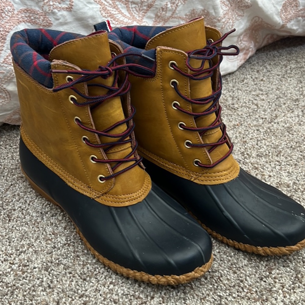 Tommy Hilfiger duck boots